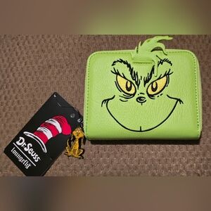 **NEW** Loungefly Grinch Zip Around Wallet